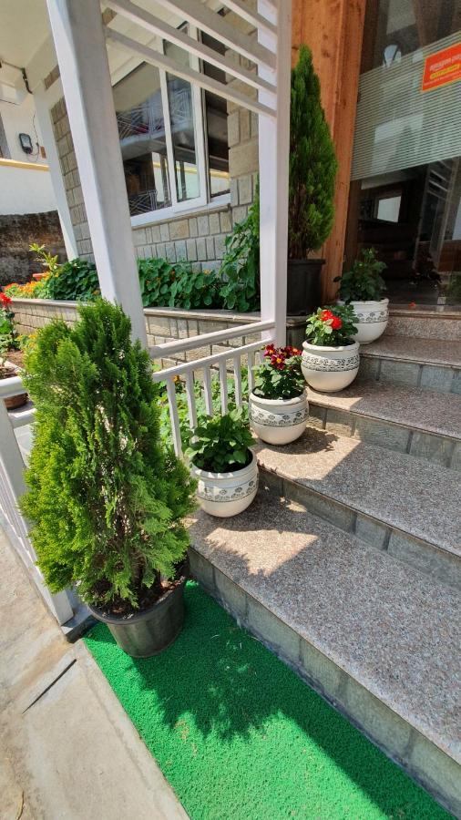 Nomadic Inn Dharamshala Exterior photo