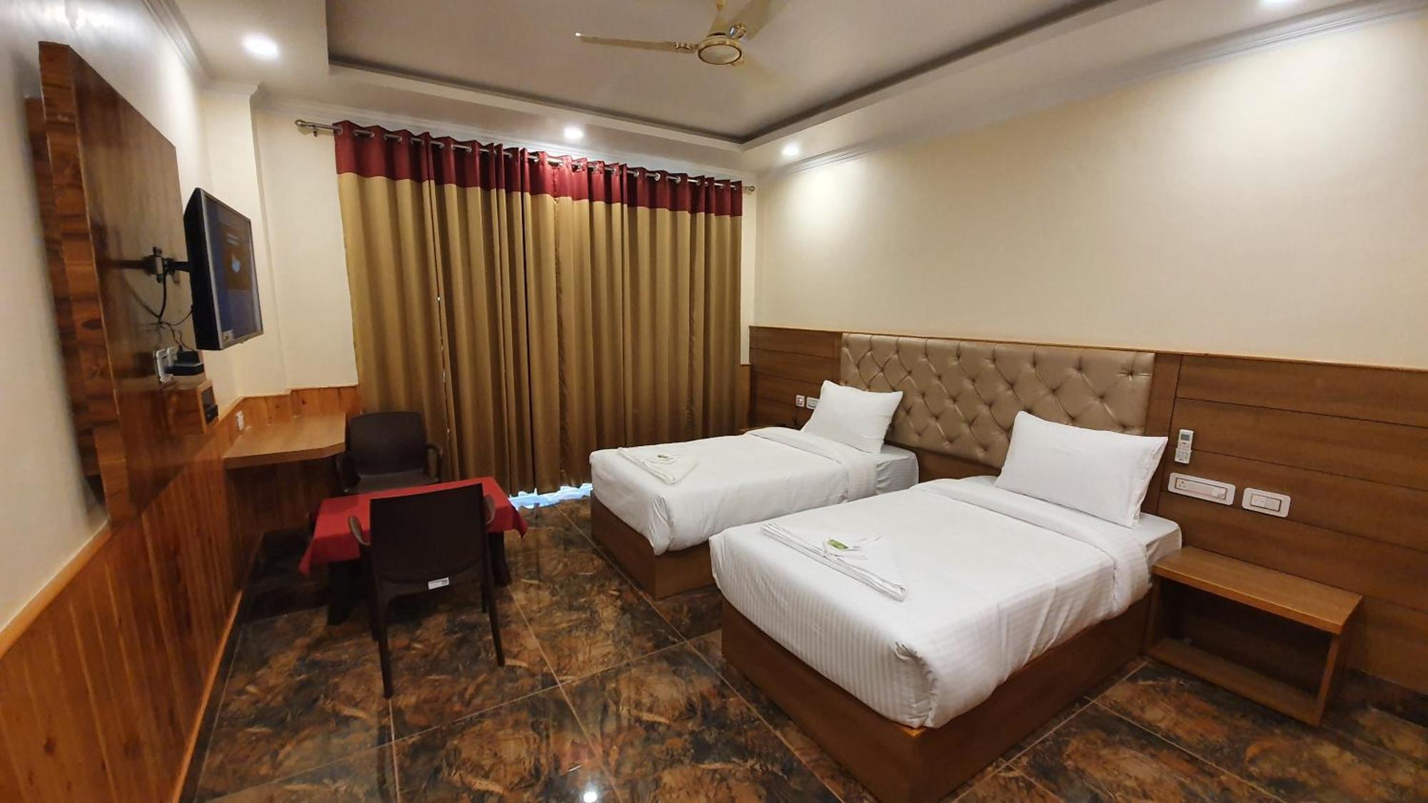 Nomadic Inn Dharamshala Exterior photo