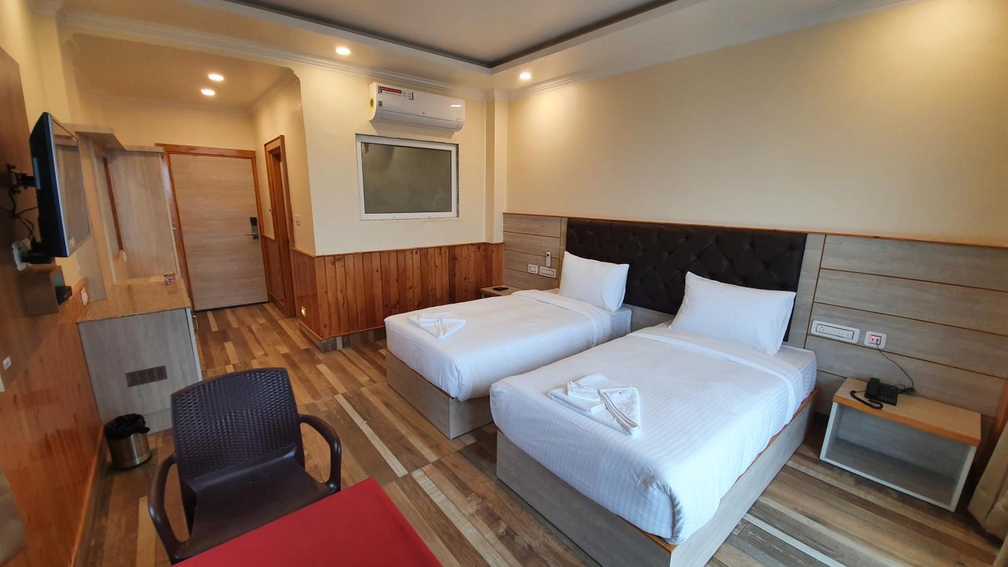 Nomadic Inn Dharamshala Exterior photo